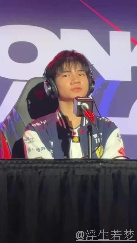 JDG中单选手HongQ发布ins：初雪来了