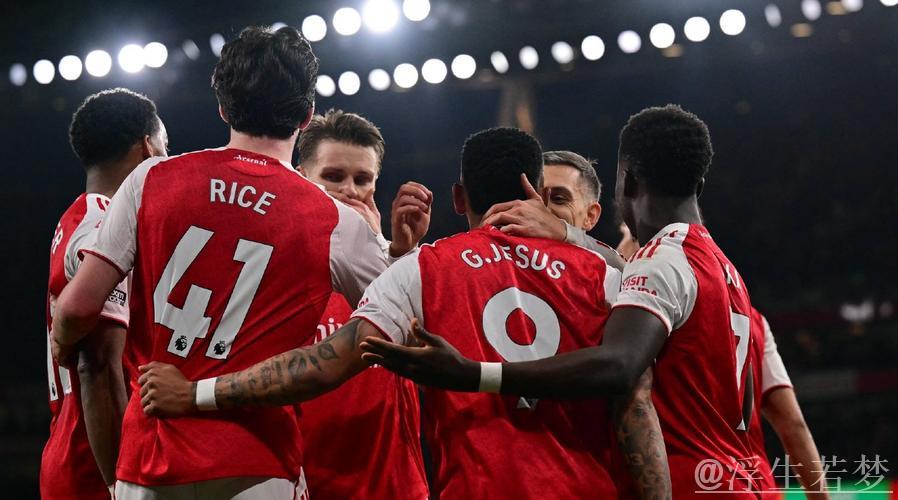 萨卡制造关键乌龙球 阿森纳2-1击败狼队登顶英超积分榜